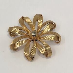 Kramer New York Ribbon Flower Brooch Pin Brushed Gold Tone Vintage 3D Raised MCM